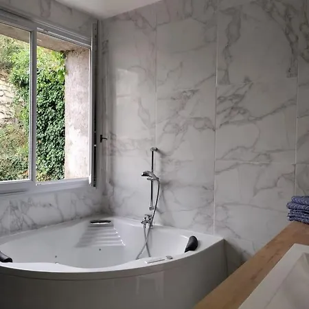 Casa vacanze Maison Atypique Avec Balneotherapie Et Belle Vue *